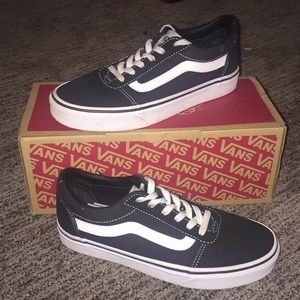 Black old fashion vans